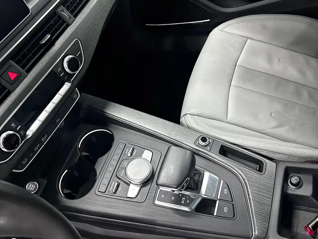 Audi A4L 2016