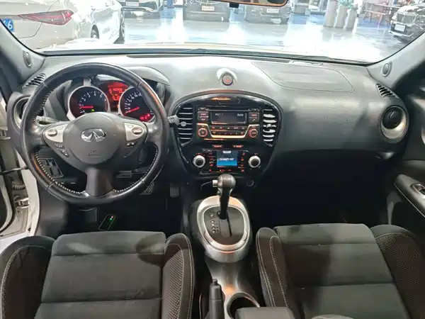 Infiniti ESQ 2016