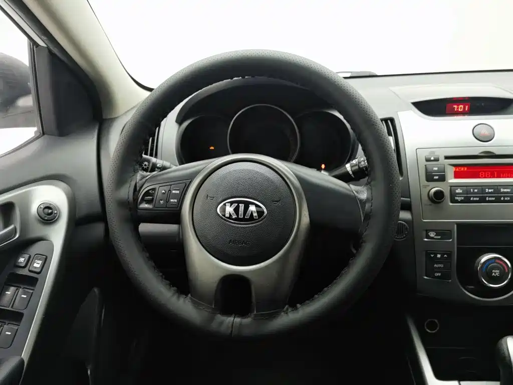 Kia Forte 2012 — фото 11