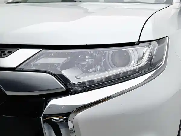Mitsubishi Outlander 2022