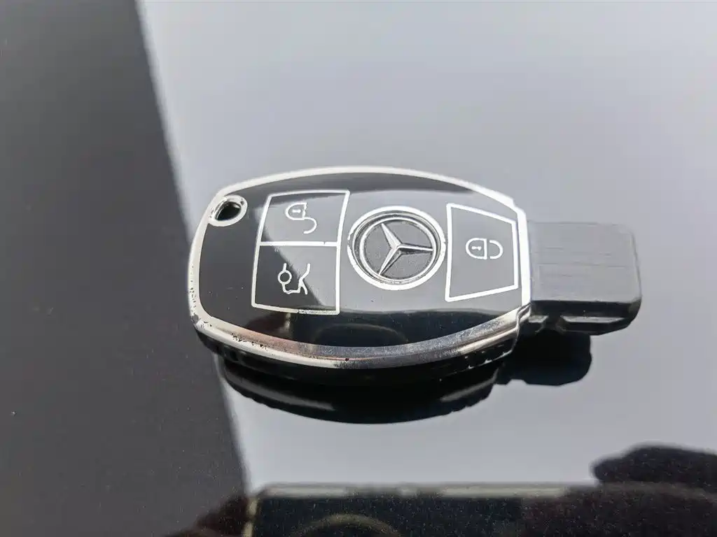 Mercedes-Benz E-Class 2015 — фото 19