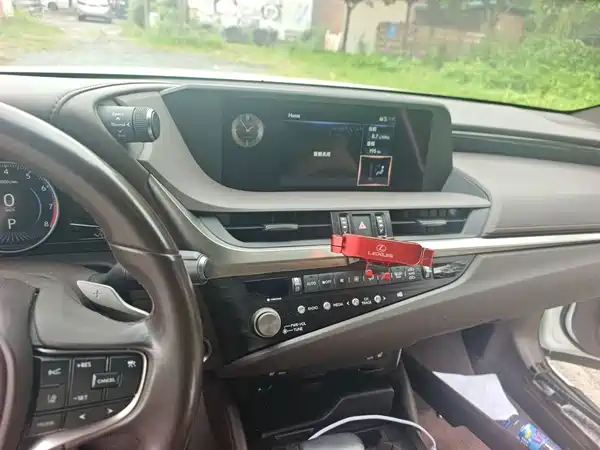 Lexus ES 2021