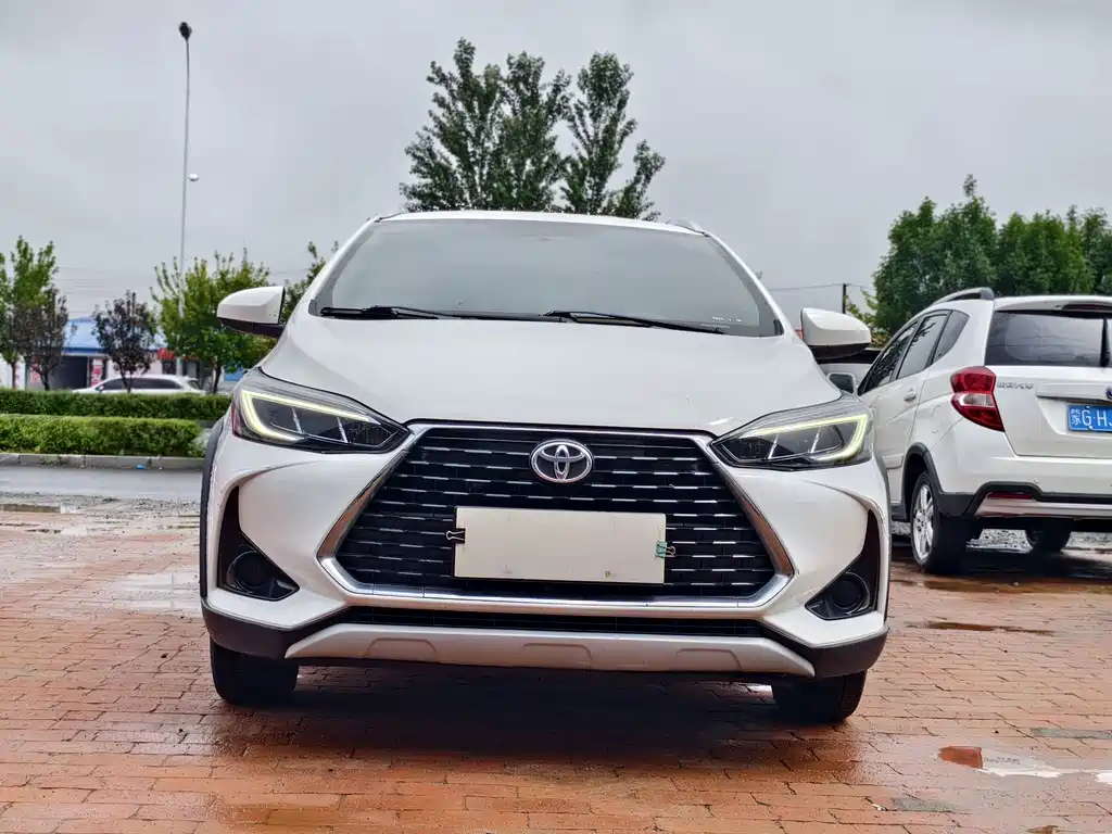Toyota Yaris L 2021 — фото 2