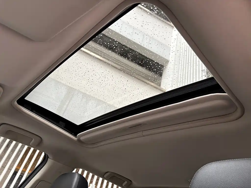 Mitsubishi Outlander 2017 — фото 11