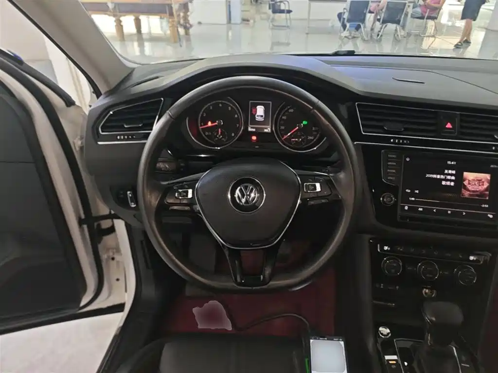 Volkswagen Tiguan L 2018 — фото 11