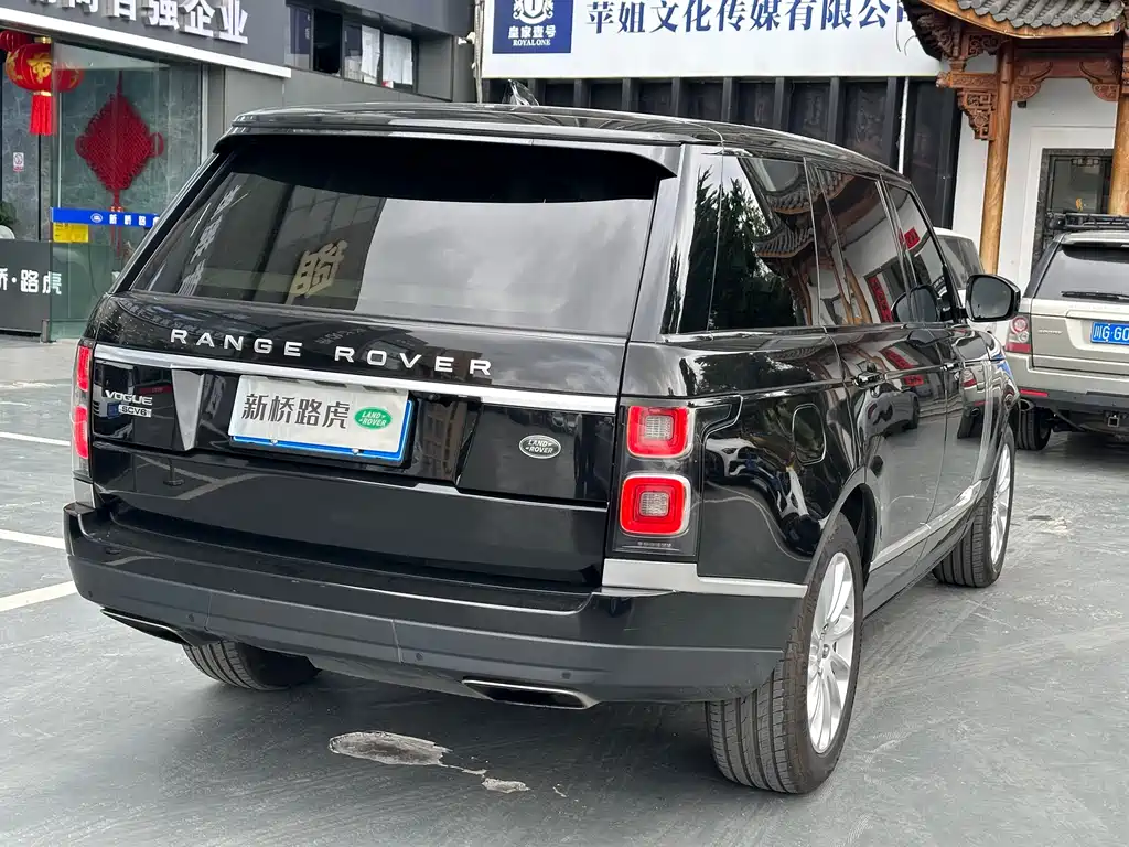 Land Rover Range Rover 2018 — фото 16