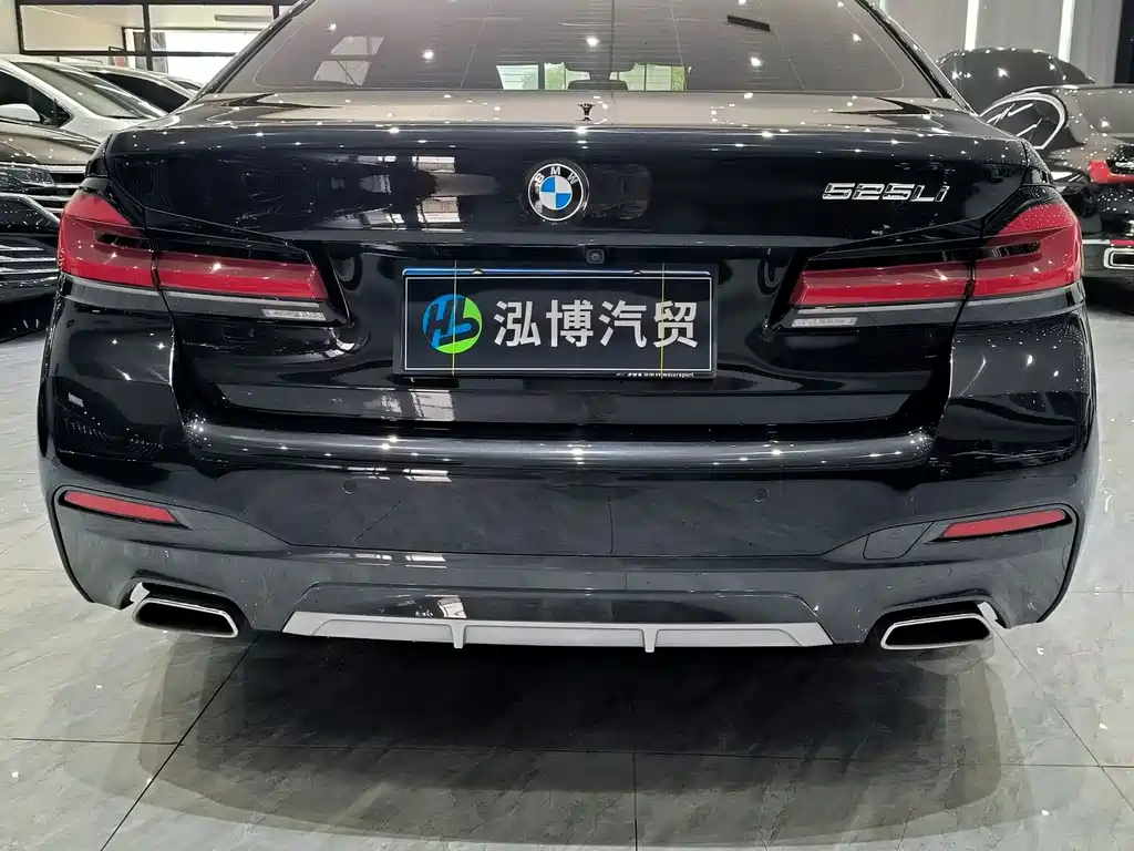 BMW 5 Series 2023 — фото 12