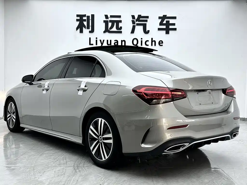 Mercedes-Benz A-Class 2019 — фото 14