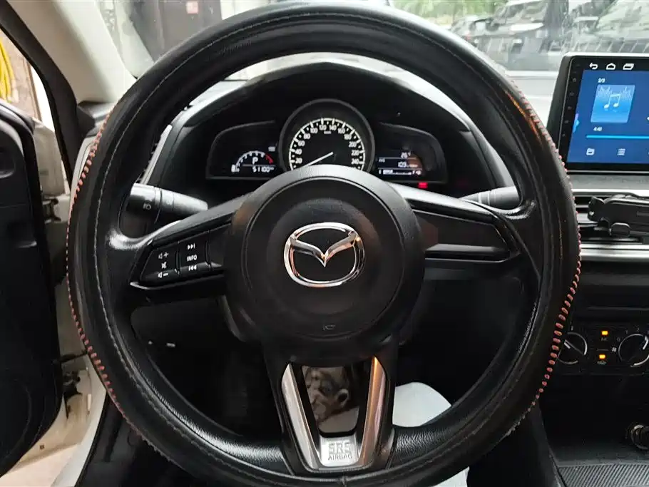 Mazda 3 Axela 2019 — фото 15