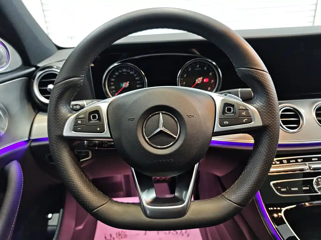 Mercedes-Benz E-Class 2018 — фото 13
