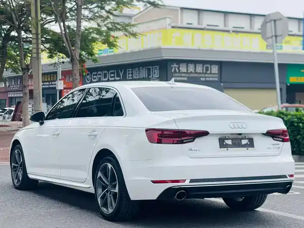 Audi A4L 2018