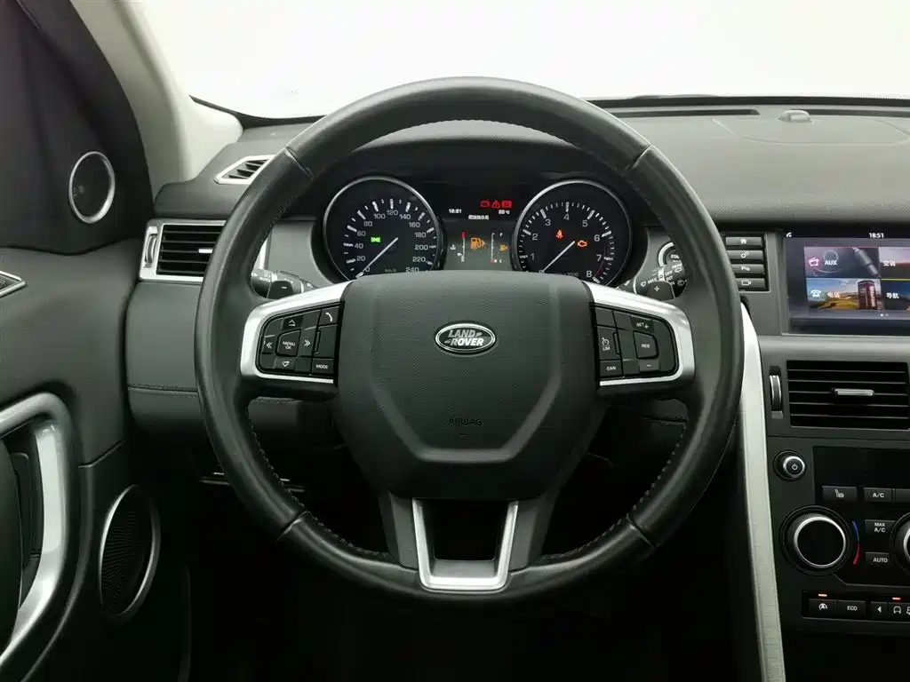 Land Rover Discovery Sport 2016 — фото 11