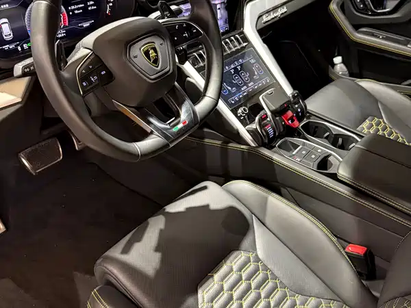Lamborghini Urus 2021