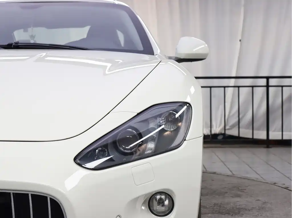 Maserati GranTurismo 2013 — фото 20