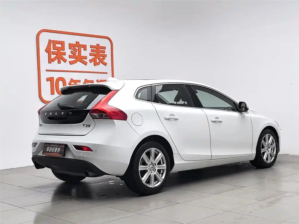 Volvo V40 2017 — фото 2