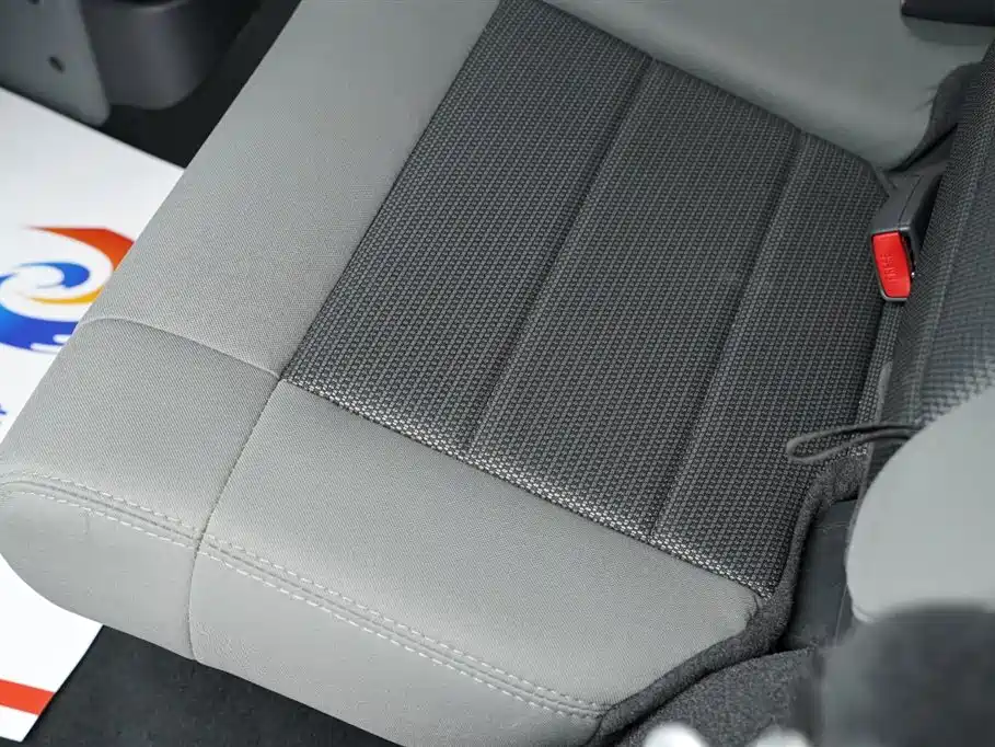 Jeep Wrangler 2010 — фото 12