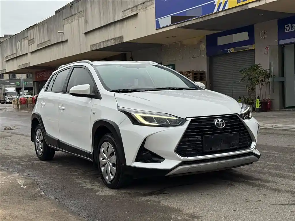 Toyota Yaris L 2021 — фото 3