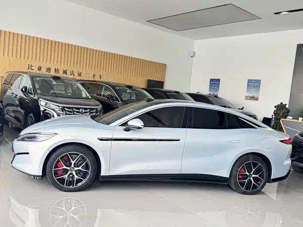 BYD Han L 2025