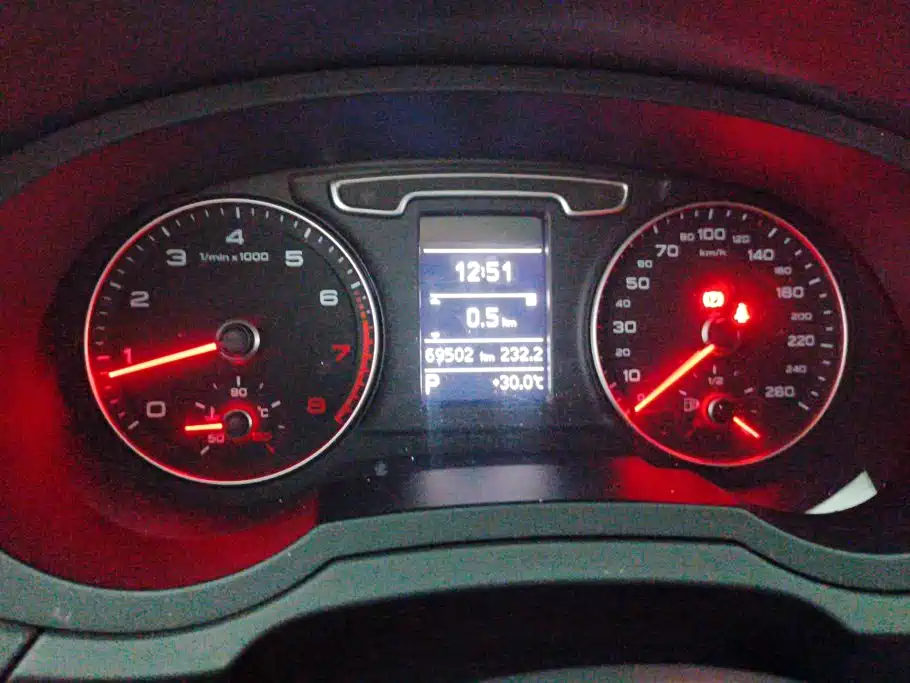 Audi Q3 2014 — фото 14
