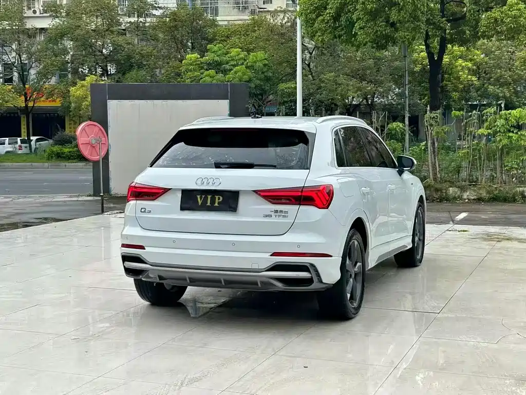 Audi Q3 2020 — фото 9
