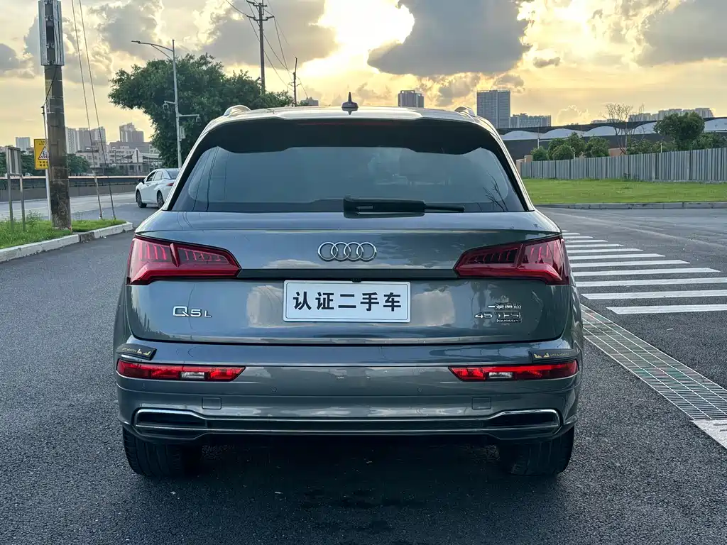 Audi Q5L 2021 — фото 5