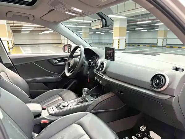 Audi Q2L 2023