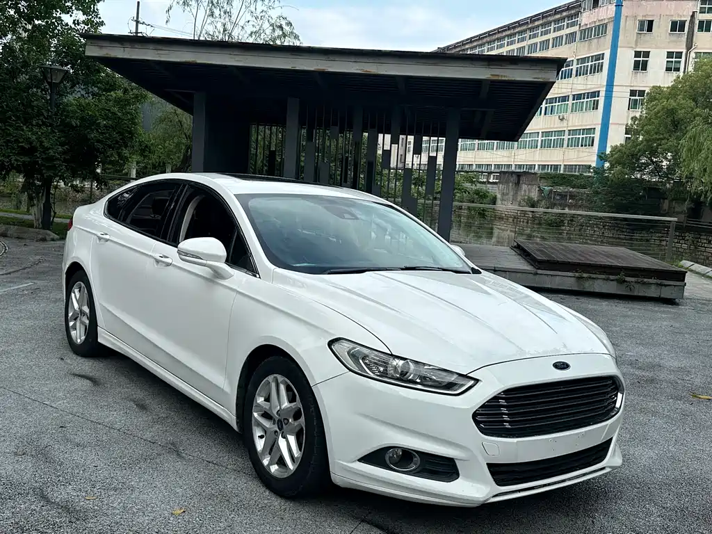 Ford Mondeo 2015 — фото 3
