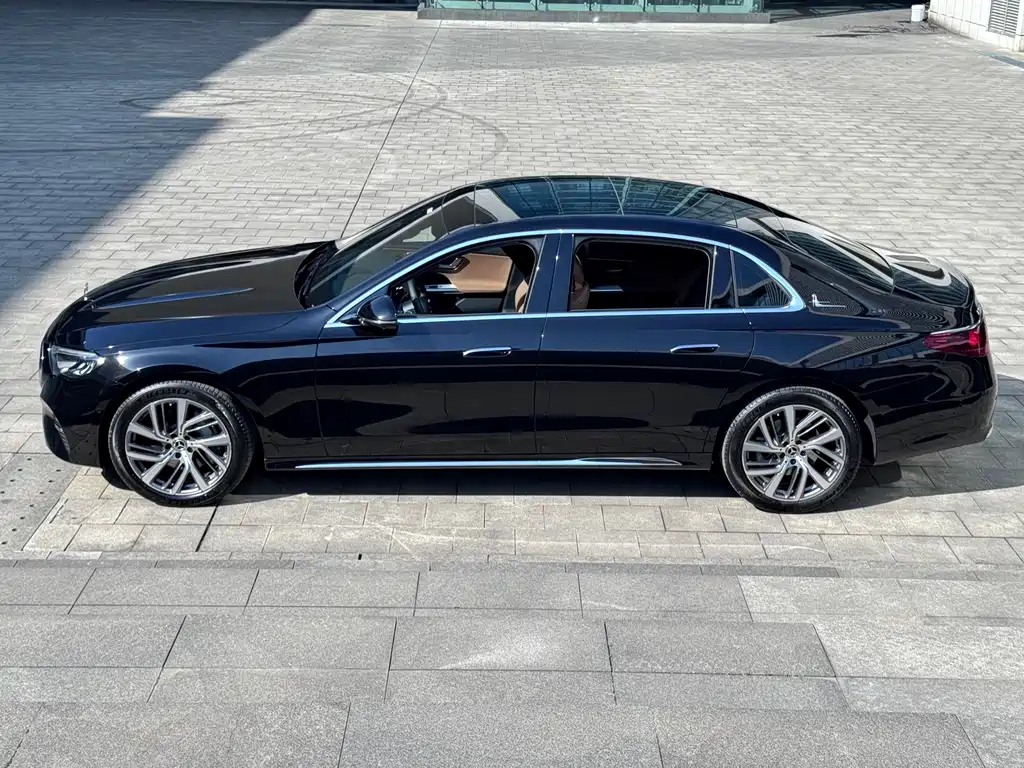 Mercedes-Benz E-Class 2024 — фото 2