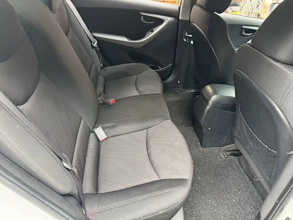 Hyundai Elantra Langdong 2015 — фото 16