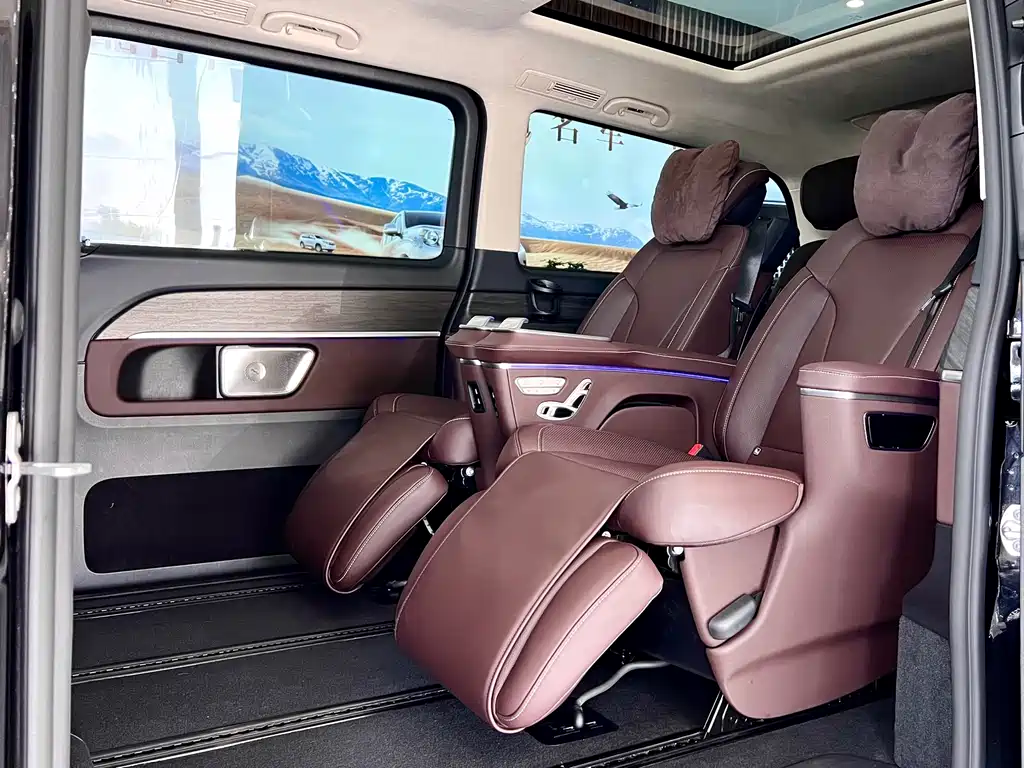 Mercedes-Benz V-Class 2025 — фото 10