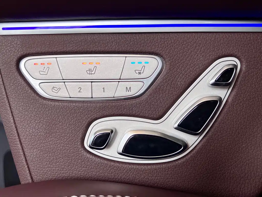 Mercedes-Benz V-Class 2025 — фото 20
