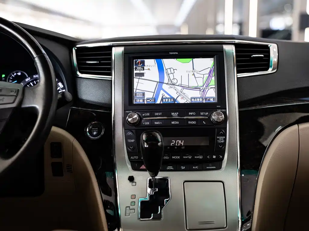 Toyota Alphard 2014 — фото 10
