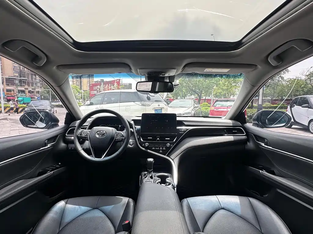 Toyota Camry 2021 — фото 15