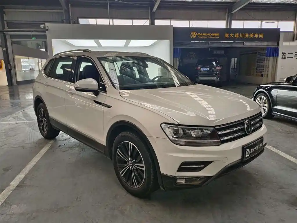 Volkswagen Tiguan L 2020 — фото 3