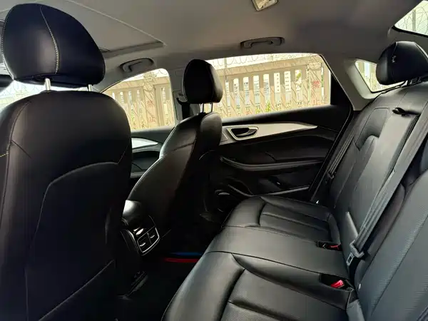 Roewe i6 MAX 2021