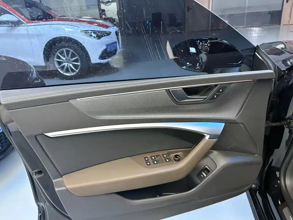 Audi A7L 2023 — фото 4