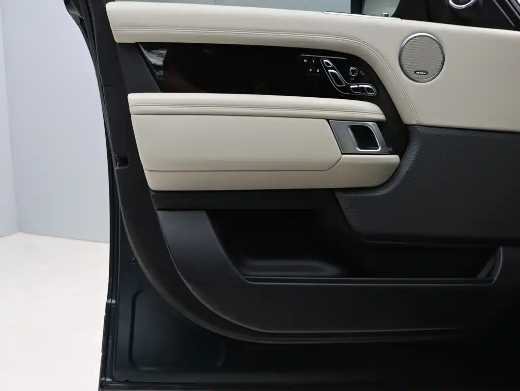 Land Rover Range Rover 2020 — фото 18
