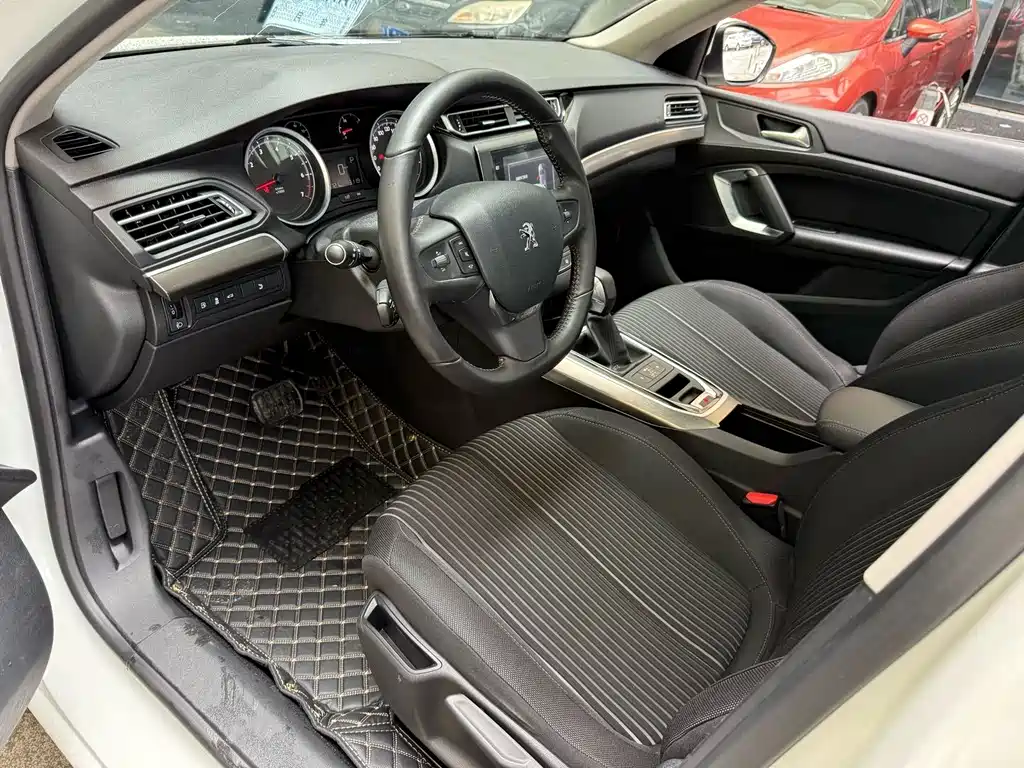 Peugeot 408 2016