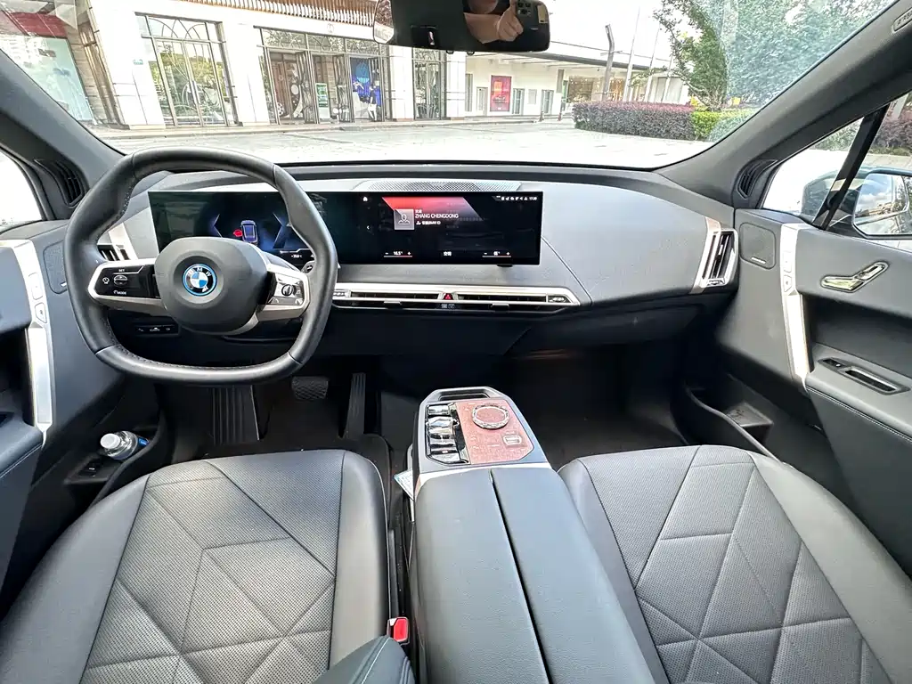 BMW iX 2024 — фото 10