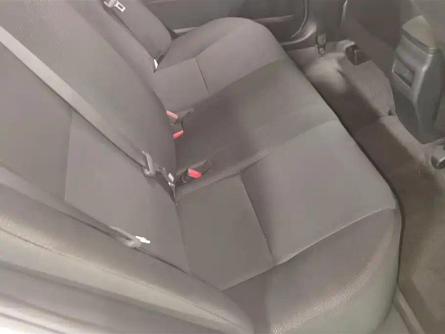 Toyota Corolla 2015 — фото 11