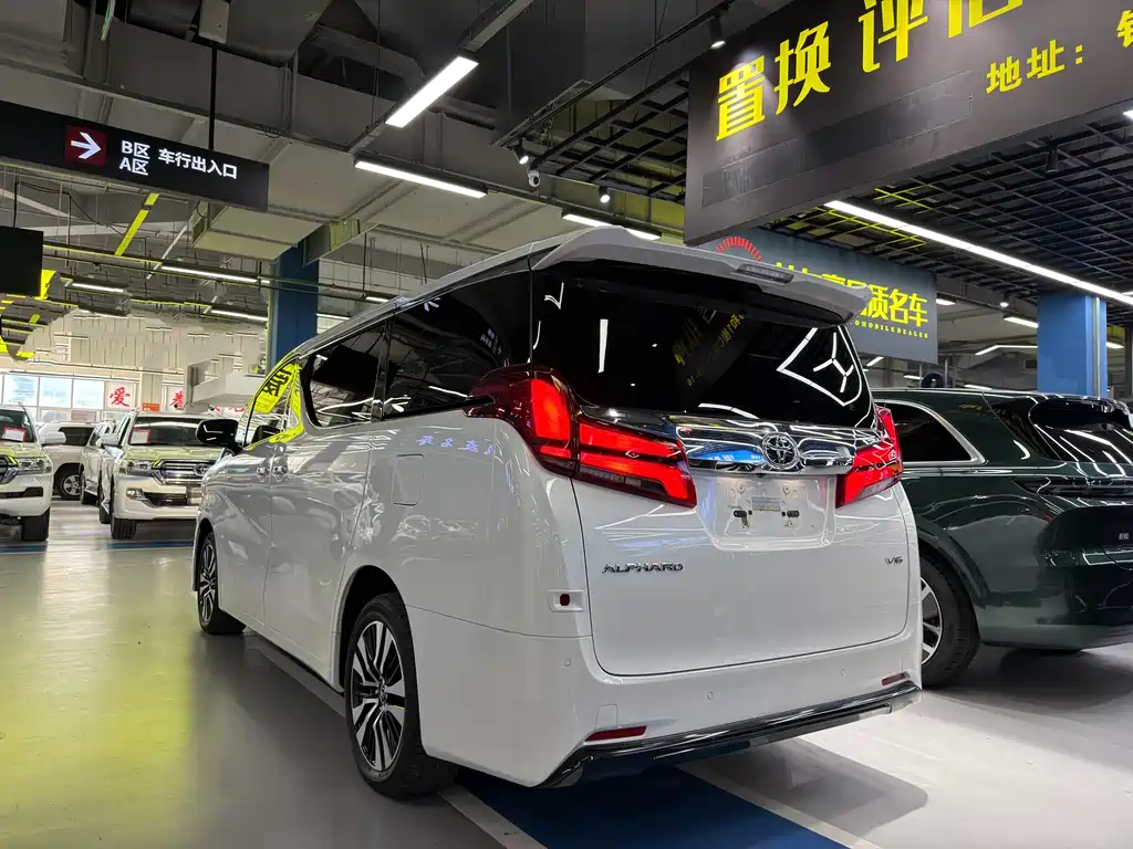 Toyota Alphard 2019 — фото 4
