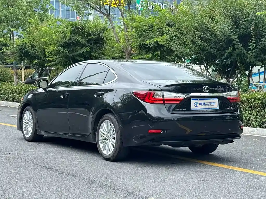 Lexus ES 2016 — фото 6