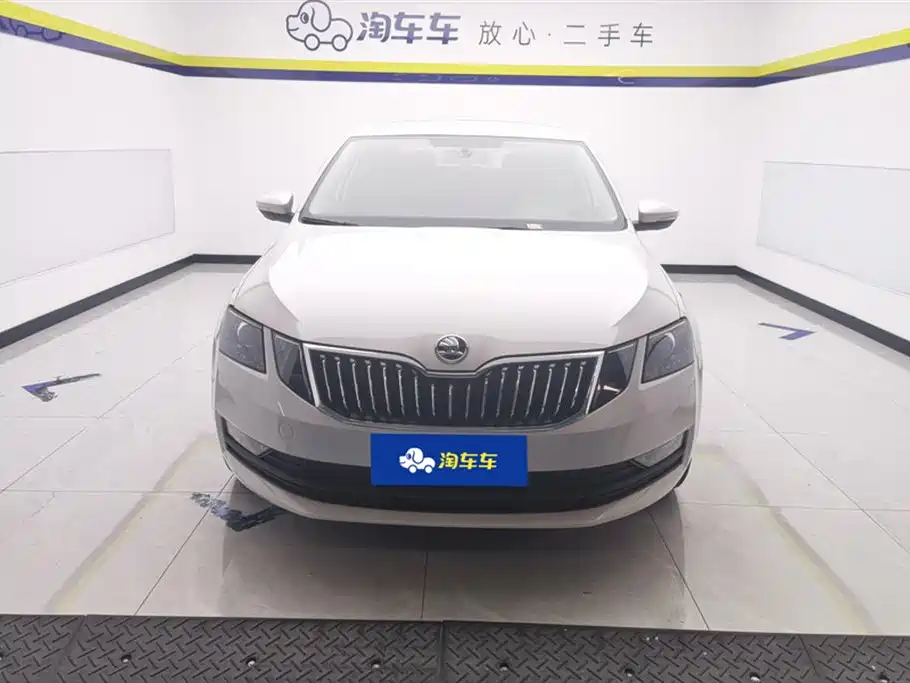 Skoda Octavia 2022 — фото 2