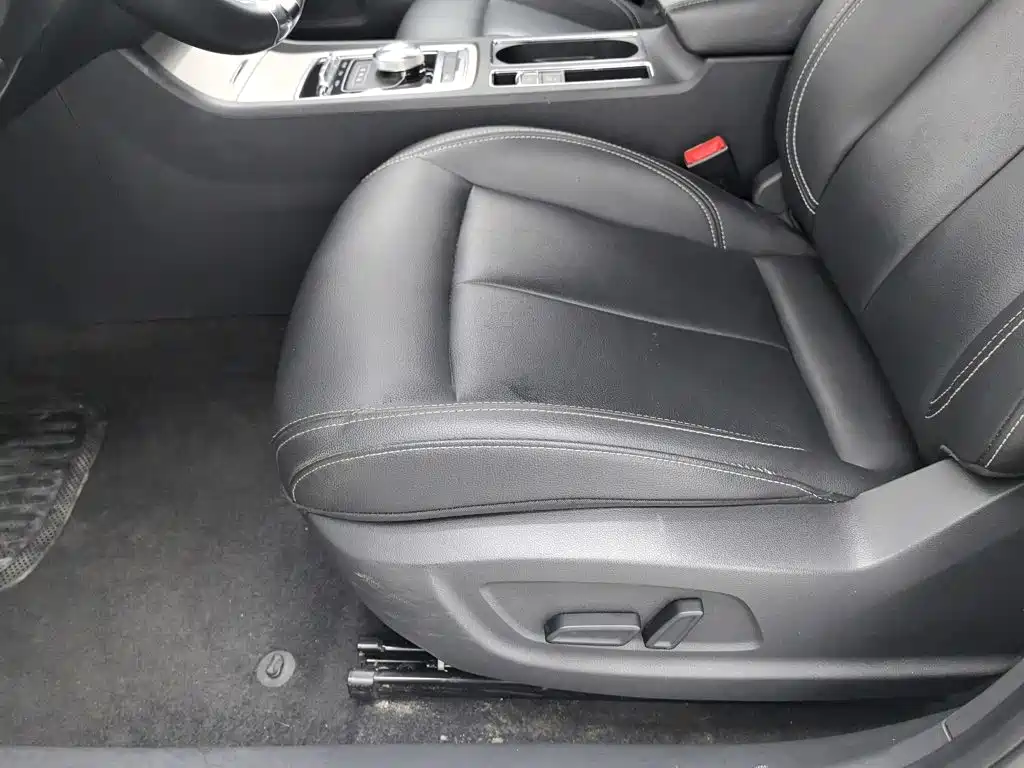 Roewe i6 New Energy 2018 — фото 20