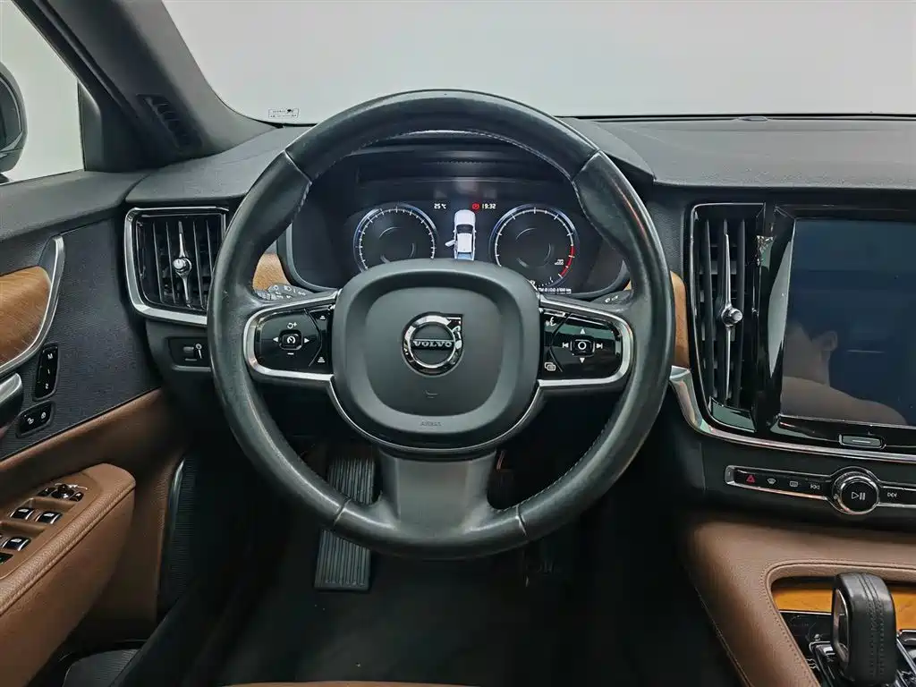 Volvo S90 2021 — фото 11