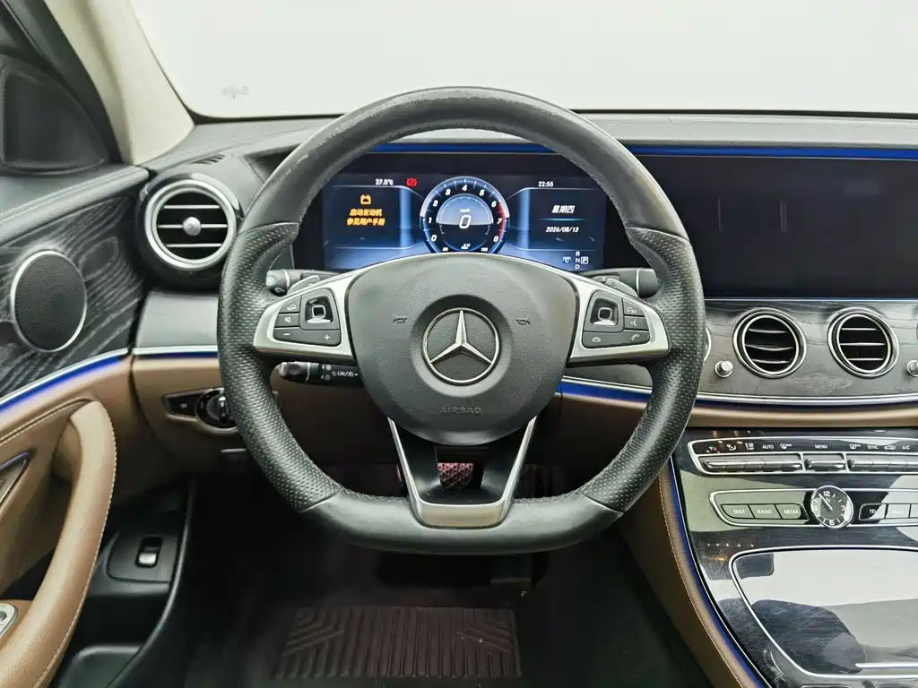 Mercedes-Benz E-Class 2016 — фото 11