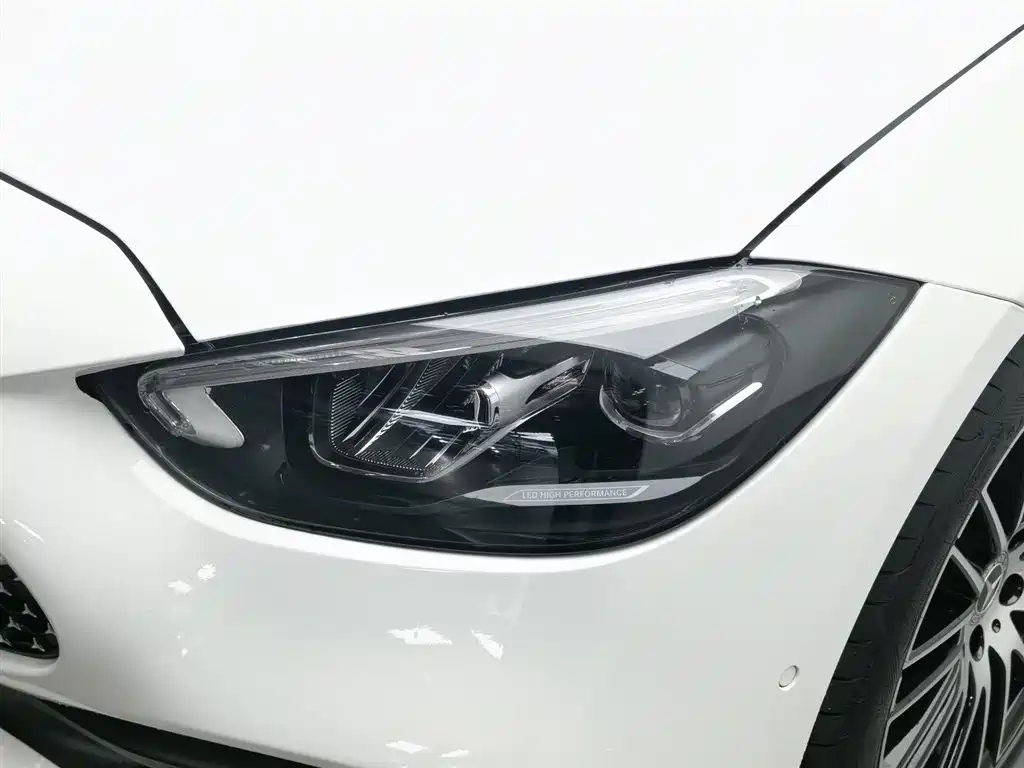 Mercedes-Benz C-Class 2023 — фото 7
