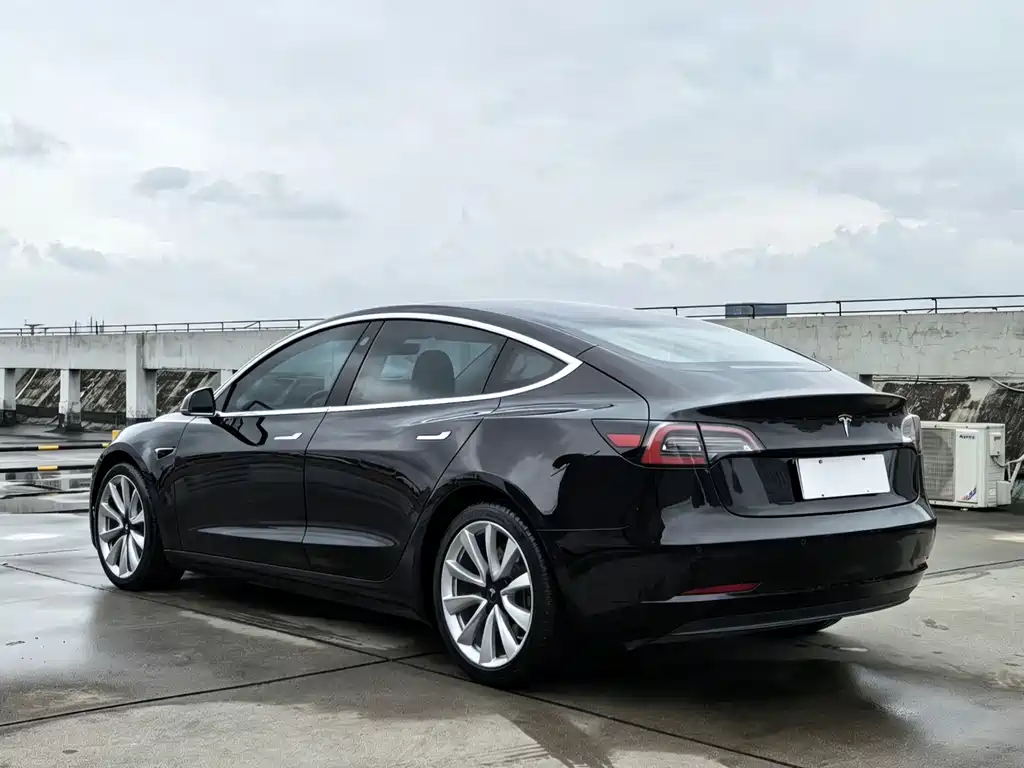 Tesla Model 3 2019 — фото 6