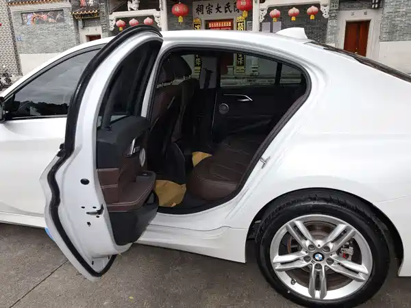 BMW 1 Series 2023