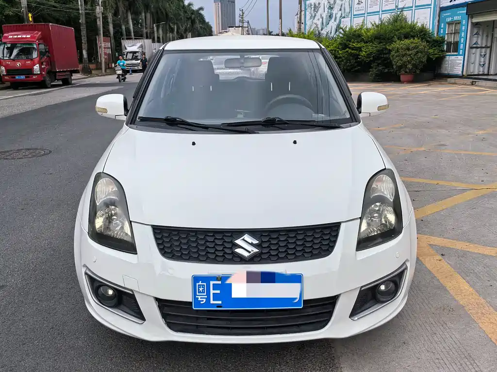 Suzuki Swift 2013 — фото 2